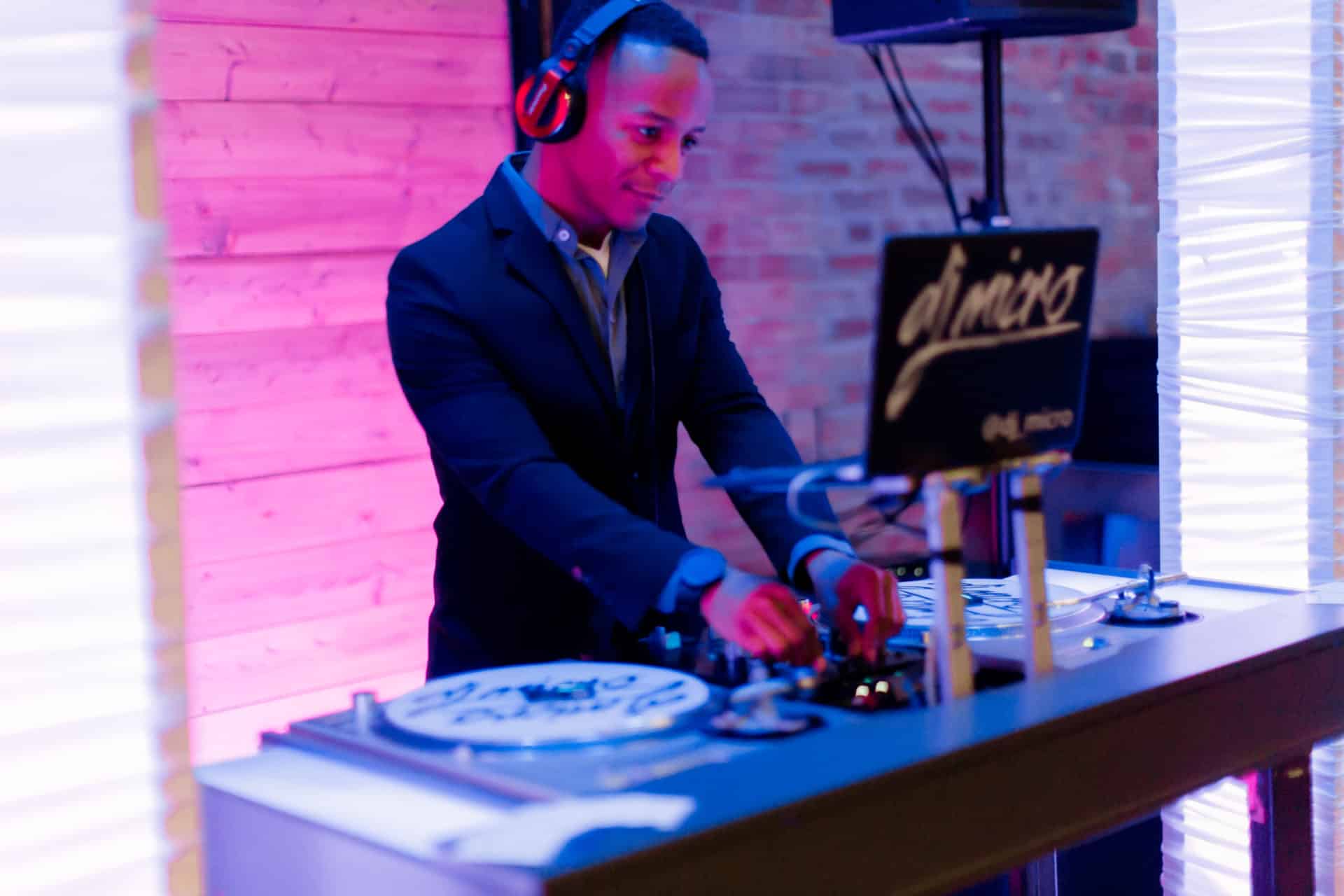 St Louis DJ for wedding or corporate event